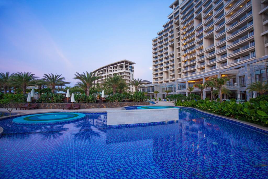 Aloha Oceanfront Suite Resort Lingshui  외부 사진